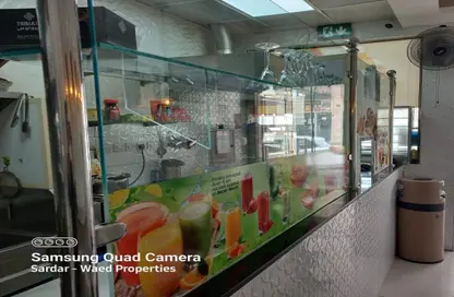 Shop - Studio for rent in Shaikh Hamdan Colony - Al Karama - Dubai