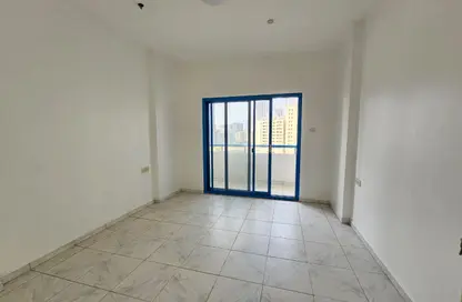 شقة - 2 غرف نوم - 2 حمامات للايجار في المنطقة الصناعية رقم 1 - المنطقة الصناعية بالشارقة - الشارقة شقة - 2 غرف نوم - 2 حمامات للايجار في المنطقة الصناعية رقم 1 - المنطقة الصناعية بالشارقة - الشارقة