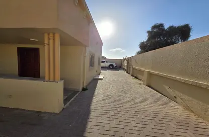 Villa - 3 Bedrooms - 4 Bathrooms for rent in Khuzam - Ras Al Khaimah