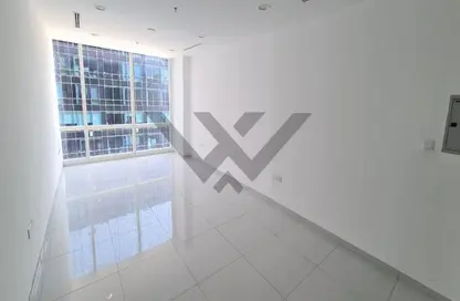 مكتب - استوديو - 1 حمام للايجار في برج تماني - الخليج التجاري - دبي