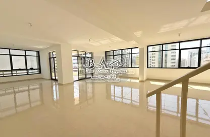 Apartment - 3 Bedrooms - 3 Bathrooms for rent in Corniche Road - Abu Dhabi