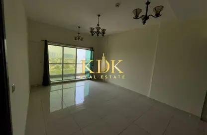 شقة - غرفة نوم - 2 حمامات للايجار في المساكن الحمراء - مدينة دبي الرياضية - دبي شقة - غرفة نوم - 2 حمامات للايجار في المساكن الحمراء - مدينة دبي الرياضية - دبي