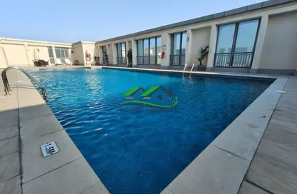 شقة - 2 غرف نوم - 3 حمامات للايجار في برج المرجان - دانة بو ظبي - أبوظبي