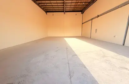 مستودع - استوديو - 1 حمام للايجار في الصجعة الصناعية - آلصجعه - الشارقة