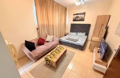Apartment - Studio - 1 Bathroom for rent in Beach Tower 1 - Al Khan Lagoon - Al Khan - Sharjah