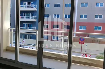 Apartment - 2 Bedrooms - 3 Bathrooms for sale in Tower 19 - Al Reef Downtown - Al Reef - Abu Dhabi