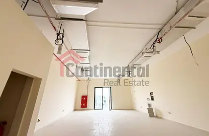 صالة عرض - استوديو - 1 حمام للايجار في الصجعة - الشارقة