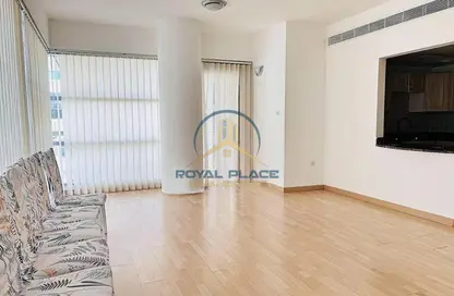 Apartment - 3 Bedrooms - 5 Bathrooms for rent in La Riviera - Dubai Marina - Dubai