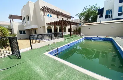 Villa - 5 Bedrooms - 6 Bathrooms for rent in Jumeirah 1 Villas - Jumeirah 1 - Jumeirah - Dubai