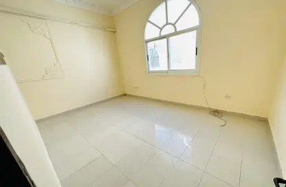 Empty Room image for: Villa - 1 Bedroom - 1 Bathroom for rent in Al Falah Tower - Muroor Area - Abu Dhabi, Image 1