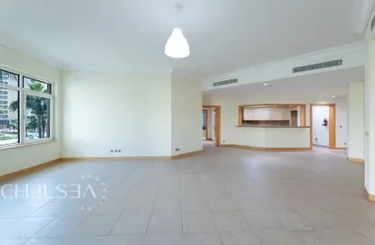 Apartment - 3 Bedrooms - 3 Bathrooms for rent in Al Hamri - Shoreline Apartments - Palm Jumeirah - Dubai