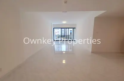 Apartment - 3 Bedrooms - 3 Bathrooms for rent in Mankhool Building - Mankhool - Bur Dubai - Dubai