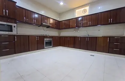 Apartment - 3 Bedrooms - 3 Bathrooms for rent in Mohamed Bin Zayed Centre - Mohamed Bin Zayed City - Abu Dhabi