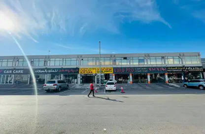 متجر - استوديو - 4 حمامات للايجار في مصفح - أبوظبي