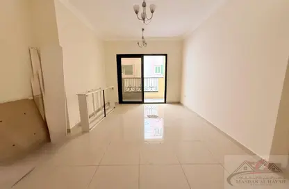 Apartment - 1 Bedroom - 2 Bathrooms for rent in Muwaileh 29 Building - Muwaileh - Sharjah
