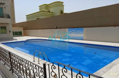 صورة لـ حوض سباحة شقة - 1 حمام للايجار في فيلات مدينة خليفة آيه - مدينة خليفة أ - مدينة خليفة - أبوظبي ، صورة رقم 1