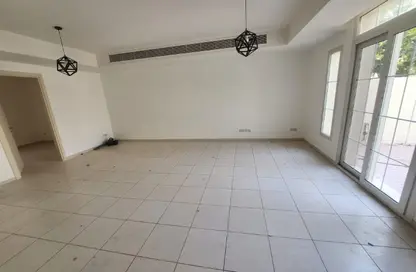 تاون هاوس - 3 غرف نوم - 3 حمامات للايجار في الينابيع 9 - الينابيع - دبي