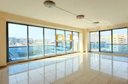 Apartment - 4 Bedrooms - 4 Bathrooms for rent in Silver Sands 2 - Mankhool - Bur Dubai - Dubai