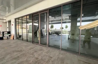 متجر - استوديو للايجار في تراسات مراسي درايف - الخليج التجاري - دبي