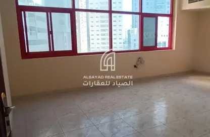 شقة - 2 غرف نوم - 3 حمامات للايجار في شارع التعاون الجديد - التعاون - الشارقة