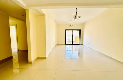 Apartment - 2 Bedrooms - 3 Bathrooms for rent in Muwaileh 29 Building - Muwaileh - Sharjah