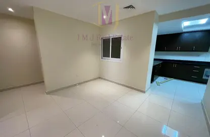 شقة - 3 غرف نوم - 4 حمامات للايجار في برج دوجا - شارع الشيخ زايد - دبي شقة - 3 غرف نوم - 4 حمامات للايجار في برج دوجا - شارع الشيخ زايد - دبي