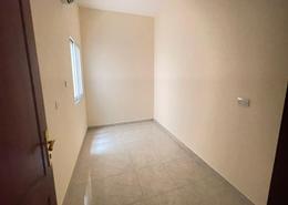 Villa - 4 bedrooms - 2 bathrooms for rent in Khaldiya - Al Ain