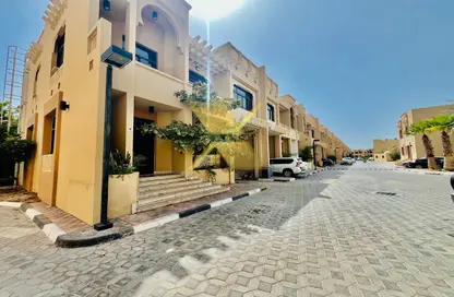 فيلا - 4 غرف نوم - 5 حمامات للايجار في شارع خليفة بن شخبوط - شارع الخليج العربي - البطين - أبوظبي