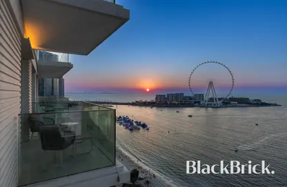 Apartment - 3 Bedrooms - 4 Bathrooms for sale in La Vie - Jumeirah Beach Residence - Dubai
