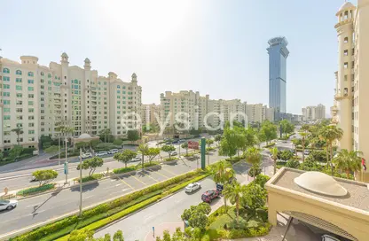 Apartment - 3 Bedrooms - 4 Bathrooms for rent in Al Haseer - Shoreline Apartments - Palm Jumeirah - Dubai