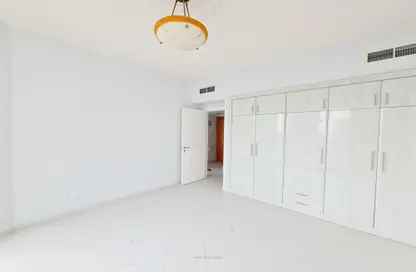 Empty Room image for: Apartment - 1 Bedroom - 1 Bathroom for rent in Safia Tower - Al Majaz 3 - Al Majaz - Sharjah, Image 1