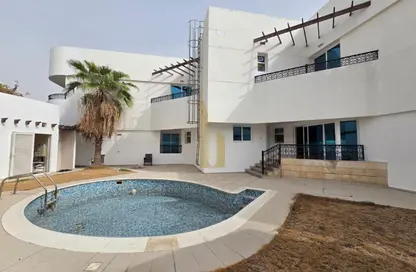 Villa - 4 Bedrooms - 4 Bathrooms for rent in Jumeirah 1 Villas - Jumeirah 1 - Jumeirah - Dubai