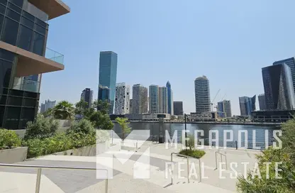 Apartment - 1 Bedroom - 2 Bathrooms for sale in Peninsula One - Peninsula - Business Bay - Dubai