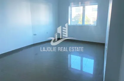 دوبلكس - 2 غرف نوم - 3 حمامات للايجار في شارع الكورنيش - أبوظبي