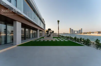 Villa - 6 Bedrooms - 7 Bathrooms for sale in Signature Villas - Palm Jumeirah - Dubai