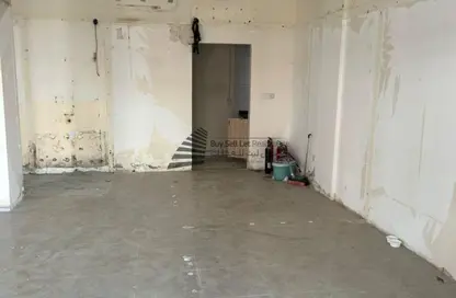Shop - Studio - 1 Bathroom for rent in Y-11 - England Cluster - International City - Dubai
