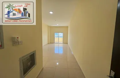 شقة - غرفة نوم - 2 حمامات للايجار في عمارة عزير - 3  الروضة - الروضة - عجمان