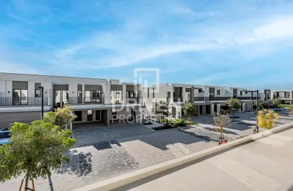 Townhouse - 3 Bedrooms - 4 Bathrooms for sale in Aura Gardens - Tilal Al Ghaf - Dubai