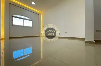 Apartment - Studio - 1 Bathroom for rent in Al Mushrif Villas - Al Mushrif - Abu Dhabi