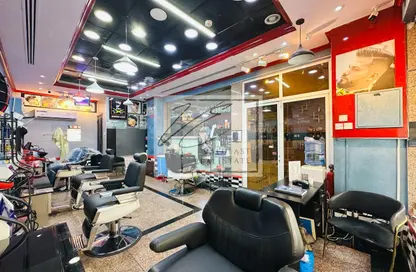 Shop - Studio - 1 Bathroom for rent in Al Salam Tower - Al Barsha 1 - Al Barsha - Dubai