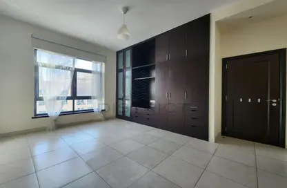 شقة - غرفة نوم - 2 حمامات للايجار في B برج ترافو - ترافو - ذا فيوز - دبي