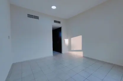 شقة - غرفة نوم - 2 حمامات للايجار في مبنى 88 - طراز البحر المتوسط - ديسكفري غاردنز - دبي