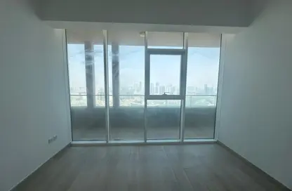 Apartment - 3 Bedrooms - 3 Bathrooms for rent in Bloom Towers C - Bloom Towers - Jumeirah Village Circle - Dubai