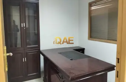 مكتب - استوديو للايجار في بناية أم اي هرير - الكرامة - دبي