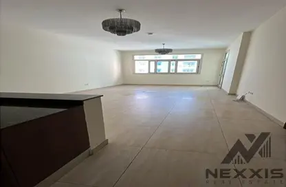 شقة - غرفة نوم - 2 حمامات للايجار في فريشيا - الفرجان - دبي