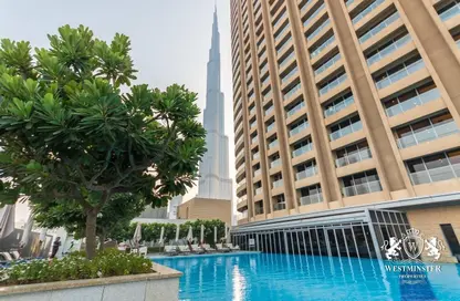 صورة لـ حوض سباحة شقة - غرفة نوم - 1 حمام للايجار في فندق العنوان دبي مول - دبي وسط المدينة - دبي ، صورة رقم 1