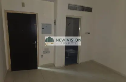 شقة - 1 حمام للايجار في بناء النباعة - النبعة - الشرق - الشارقة شقة - 1 حمام للايجار في بناء النباعة - النبعة - الشرق - الشارقة