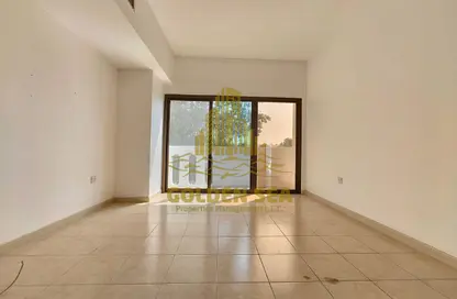 Villa - 4 Bedrooms - 5 Bathrooms for rent in Liwa Village - Al Musalla Area - Al Karamah - Abu Dhabi