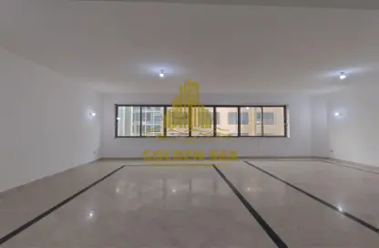 Empty Room image for: Apartment - 4 Bedrooms - 5 Bathrooms for rent in Emerald Tower - Khalifa Street - Abu Dhabi, Image 1