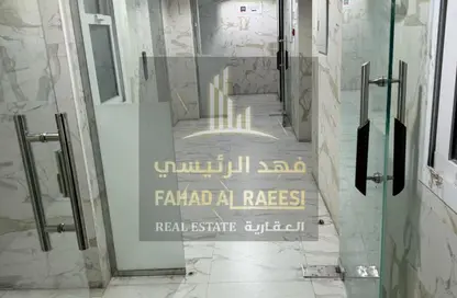 مكتب عمل جماعي - استوديو - 3 حمامات للايجار في أم الثعوب - أم القيوين